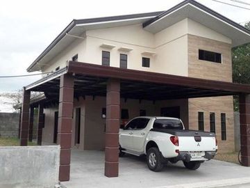 House and Lot for Sale with 5 BDR in Angeles City Near Clark