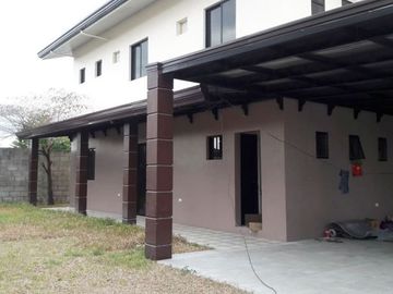 House and Lot for Sale with 5 BDR in Angeles City Near Clark