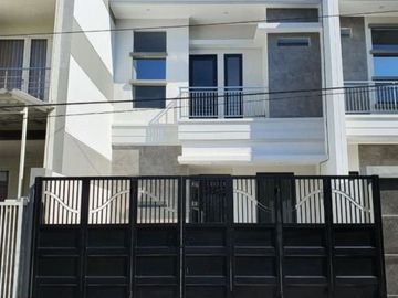 Rumah Sutorejo Selatan New Minimalis, Modern, Row 2.5 mobil