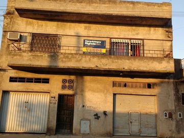 CASA EN 2 PLANTAS CON LOCAL Y GARAGE