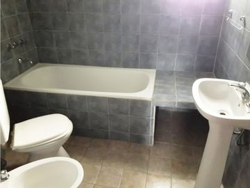 Venta Excelente Chalet 6 Amb, En B° Hipocampo - RETASADA