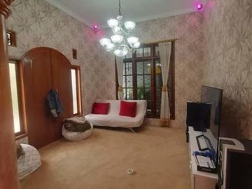 5 Bedroom House for sale
