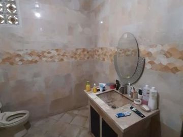 5 Bedroom House for sale