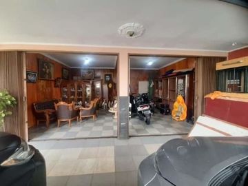 5 Bedroom House for sale