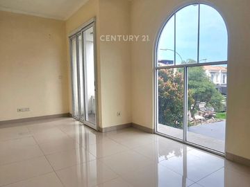Rumah Nyaman Di La Seine Jakarta Garden City Cakung Jakarta Timur