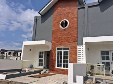 Rumah Minimalis Arcamanik Dekat Antapani dan Soekarno Hatta
