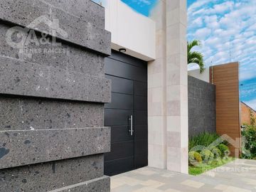 Residencia en Venta en Fraccionamiento Loma Esmeralda  Animas
