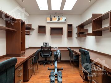 Residencia en Venta en Fraccionamiento Loma Esmeralda  Animas