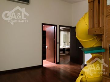 Residencia en Venta en Fraccionamiento Loma Esmeralda  Animas