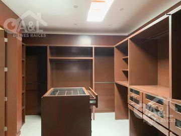 Residencia en Venta en Fraccionamiento Loma Esmeralda  Animas