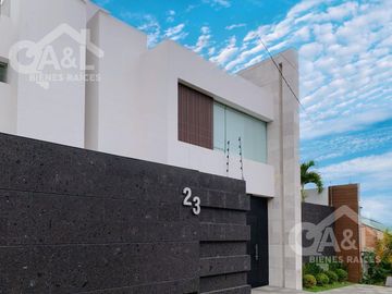 Residencia en Venta en Fraccionamiento Loma Esmeralda  Animas