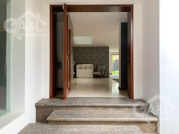 Residencia en Venta en Fraccionamiento Loma Esmeralda  Animas