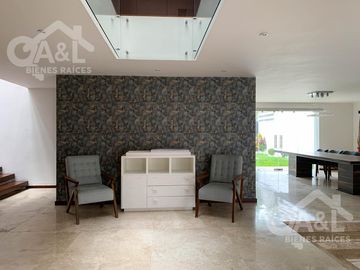 Residencia en Venta en Fraccionamiento Loma Esmeralda  Animas