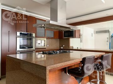 Residencia en Venta en Fraccionamiento Loma Esmeralda  Animas