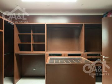 Residencia en Venta en Fraccionamiento Loma Esmeralda  Animas