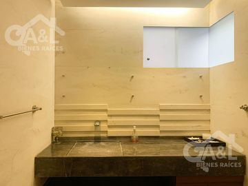 Residencia en Venta en Fraccionamiento Loma Esmeralda  Animas