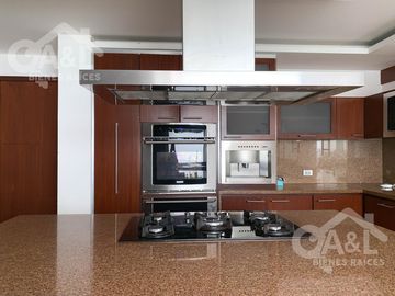 Residencia en Venta en Fraccionamiento Loma Esmeralda  Animas