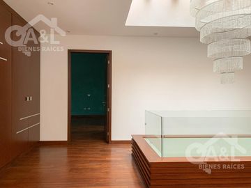 Residencia en Venta en Fraccionamiento Loma Esmeralda  Animas
