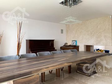 Residencia en Venta en Fraccionamiento Loma Esmeralda  Animas