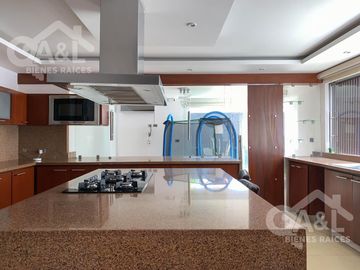 Residencia en Venta en Fraccionamiento Loma Esmeralda  Animas