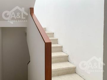 Residencia en Venta en Fraccionamiento Loma Esmeralda  Animas