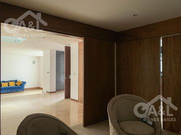 Residencia en Venta en Fraccionamiento Loma Esmeralda  Animas