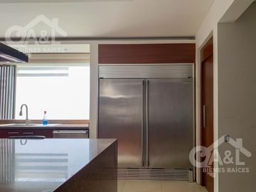 Residencia en Venta en Fraccionamiento Loma Esmeralda  Animas