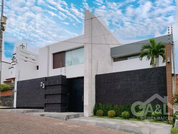 Residencia en Venta en Fraccionamiento Loma Esmeralda  Animas