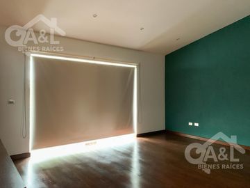 Residencia en Venta en Fraccionamiento Loma Esmeralda  Animas