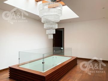 Residencia en Venta en Fraccionamiento Loma Esmeralda  Animas