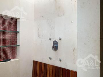Residencia en Venta en Fraccionamiento Loma Esmeralda  Animas