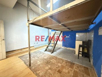 📍 ¡Oportunidad única para inversionistas y emprendedores! 🏢

🔑 Se vende estratégico local comercial situado en Av. Universitaria 2764, en el dinámic