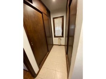 Chalet 4 Amb. + amplio parque, quincho piscina y cancha paddle