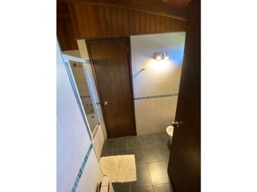 Chalet 4 Amb. + amplio parque, quincho piscina y cancha paddle
