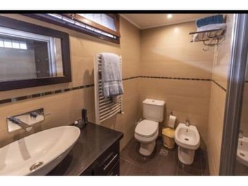 Chalet 4 Amb. + amplio parque, quincho piscina y cancha paddle