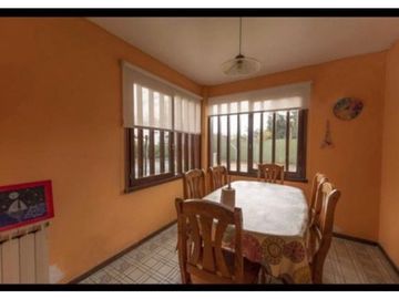 Chalet 4 Amb. + amplio parque, quincho piscina y cancha paddle