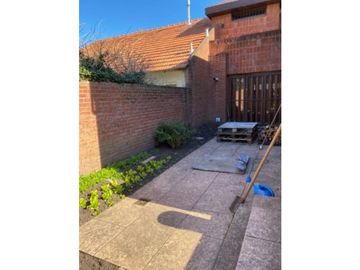 Chalet 4 Amb. + amplio parque, quincho piscina y cancha paddle