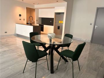 Alquiler/Venta de Moderno y Lujoso Apto en Bella Vista (MM)