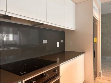 Alquiler/Venta de Moderno y Lujoso Apto en Bella Vista (MM)