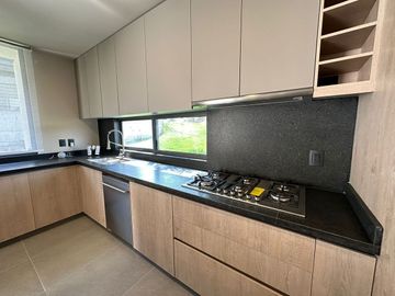 Se Vende Residencia de Autor en La Espiga Residencial, 4ta Recamara en PB..