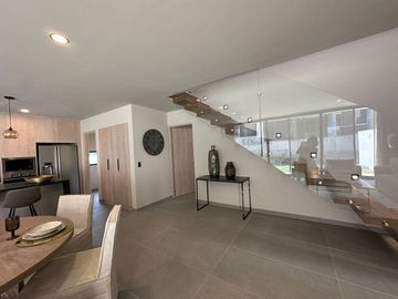 Se Vende Residencia de Autor en La Espiga Residencial, 4ta Recamara en PB..