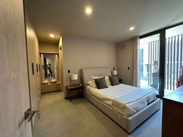 Se Vende Residencia de Autor en La Espiga Residencial, 4ta Recamara en PB..