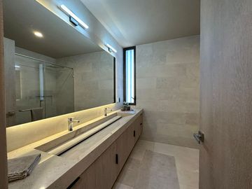 Se Vende Residencia de Autor en La Espiga Residencial, 4ta Recamara en PB..