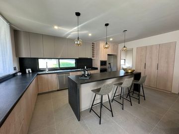Se Vende Residencia de Autor en La Espiga Residencial, 4ta Recamara en PB..