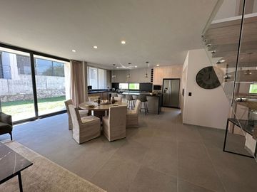 Se Vende Residencia de Autor en La Espiga Residencial, 4ta Recamara en PB..