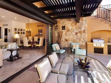 Casa con jardín, jacuzzi, terraza y area de almacenamiento, Pacific ocean, venta