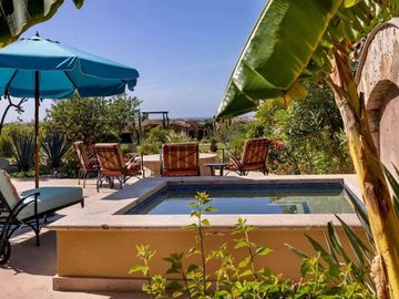 Casa con jardín, jacuzzi, terraza y area de almacenamiento, Pacific ocean, venta