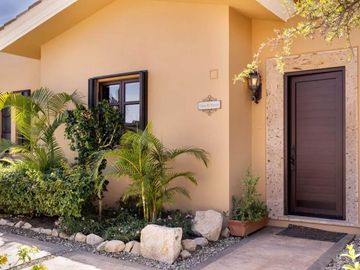Casa con jardín, jacuzzi, terraza y area de almacenamiento, Pacific ocean, venta