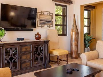 Casa con jardín, jacuzzi, terraza y area de almacenamiento, Pacific ocean, venta