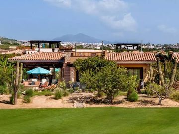 Casa con jardín, jacuzzi, terraza y area de almacenamiento, Pacific ocean, venta